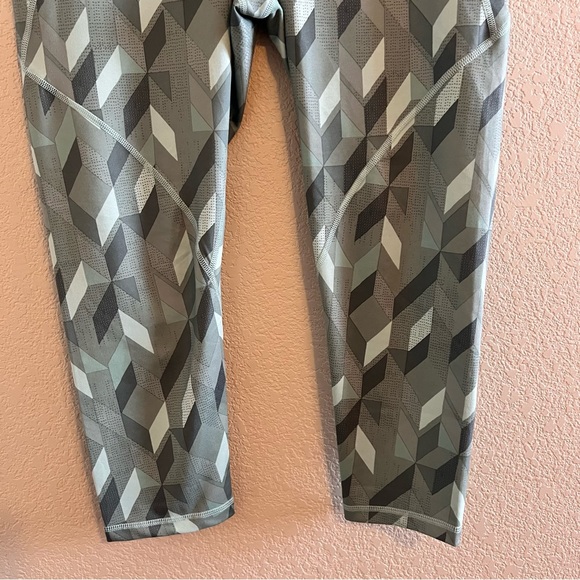 Patagonia 3/4 Length Compression Running Training Tights Green Size Large - Picture 4 of 9